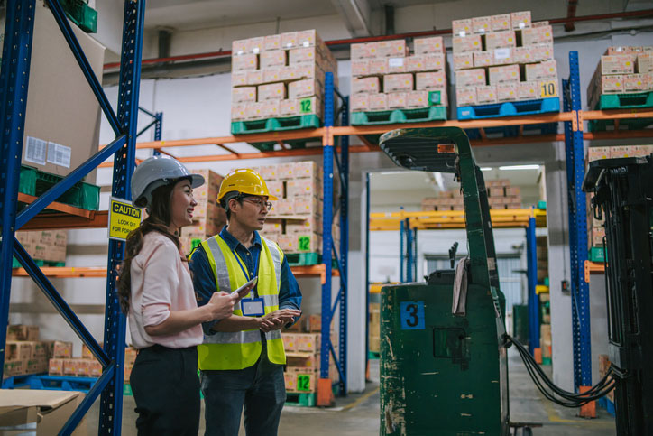 logistics-manager-on-job